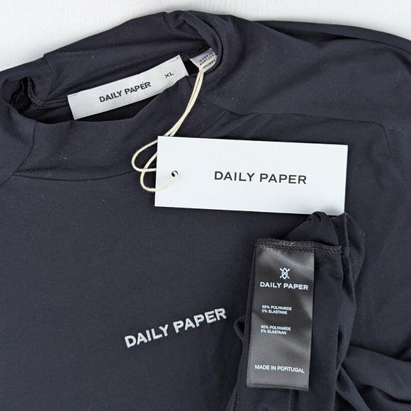 Daily Paper Esosa T-Shirt High Neck Long Sleeve Thumb Holes Fitted Black XL NWT - Picture 13 of 13